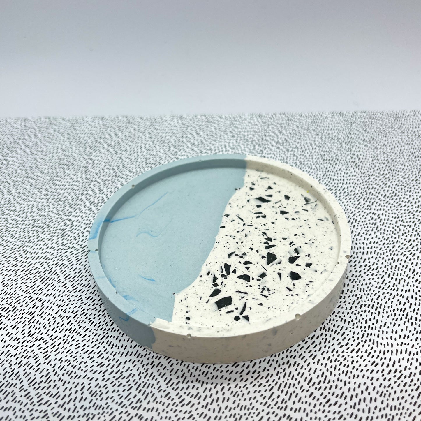 rond schaaltje - blauw/wit/zwart terrazzo