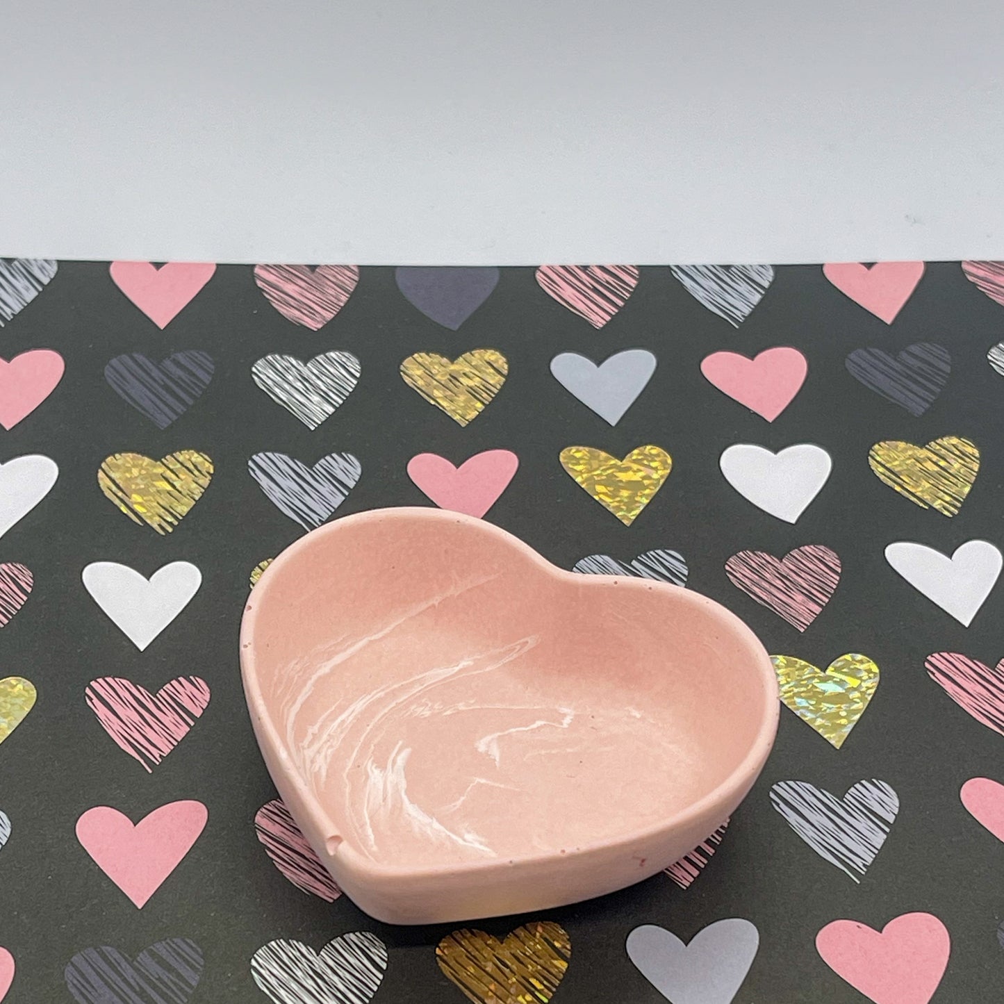 kommetje in hartvorm - roze/wit marble