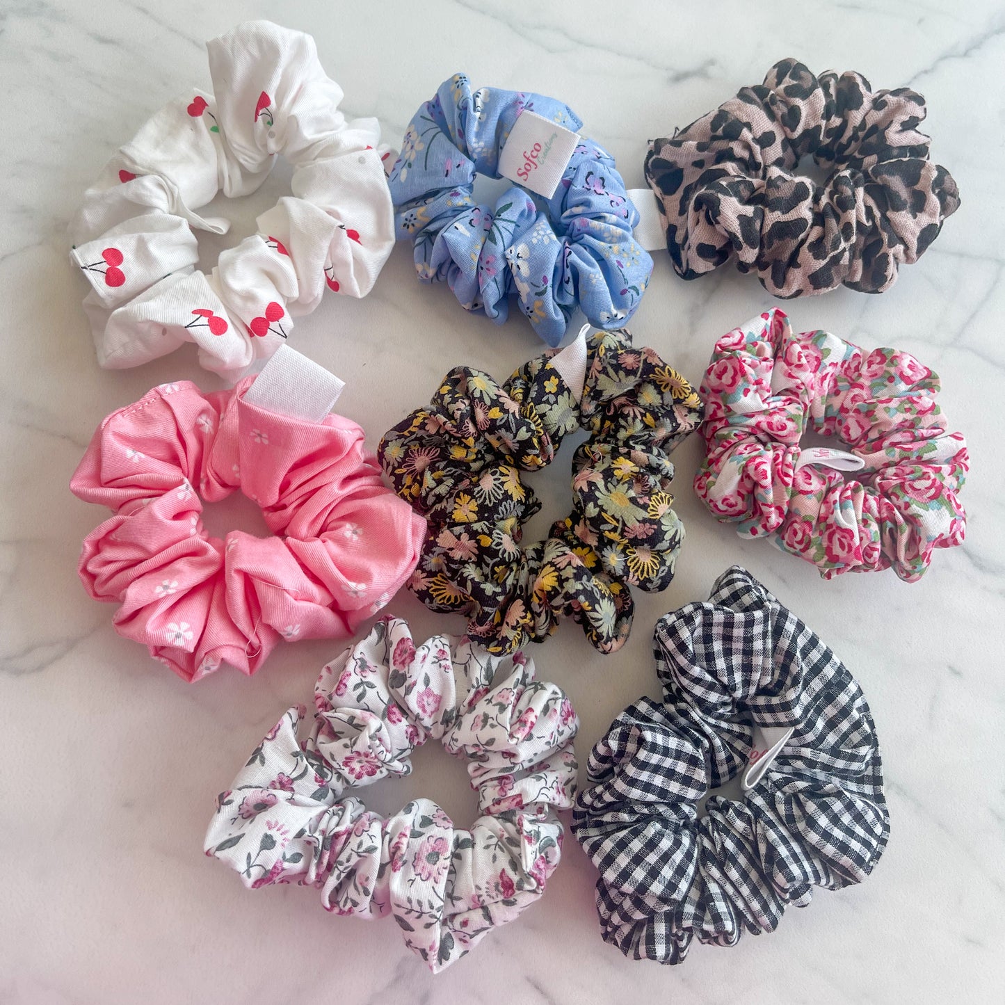 scrunchie - roze met kleine bloemetjes