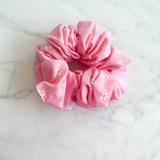 scrunchie - roze met kleine bloemetjes