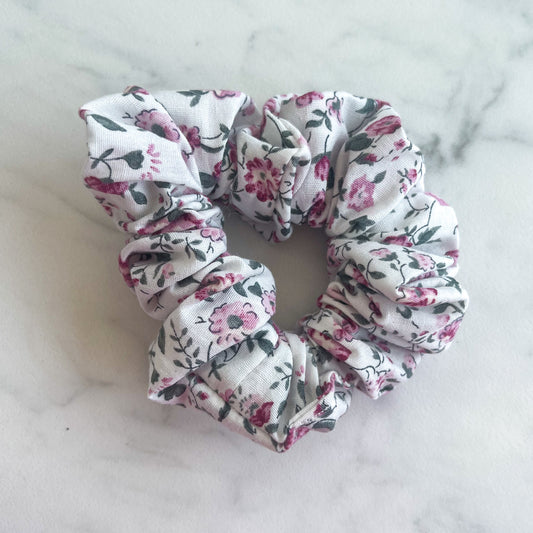 scrunchie - wit met bloemetjes