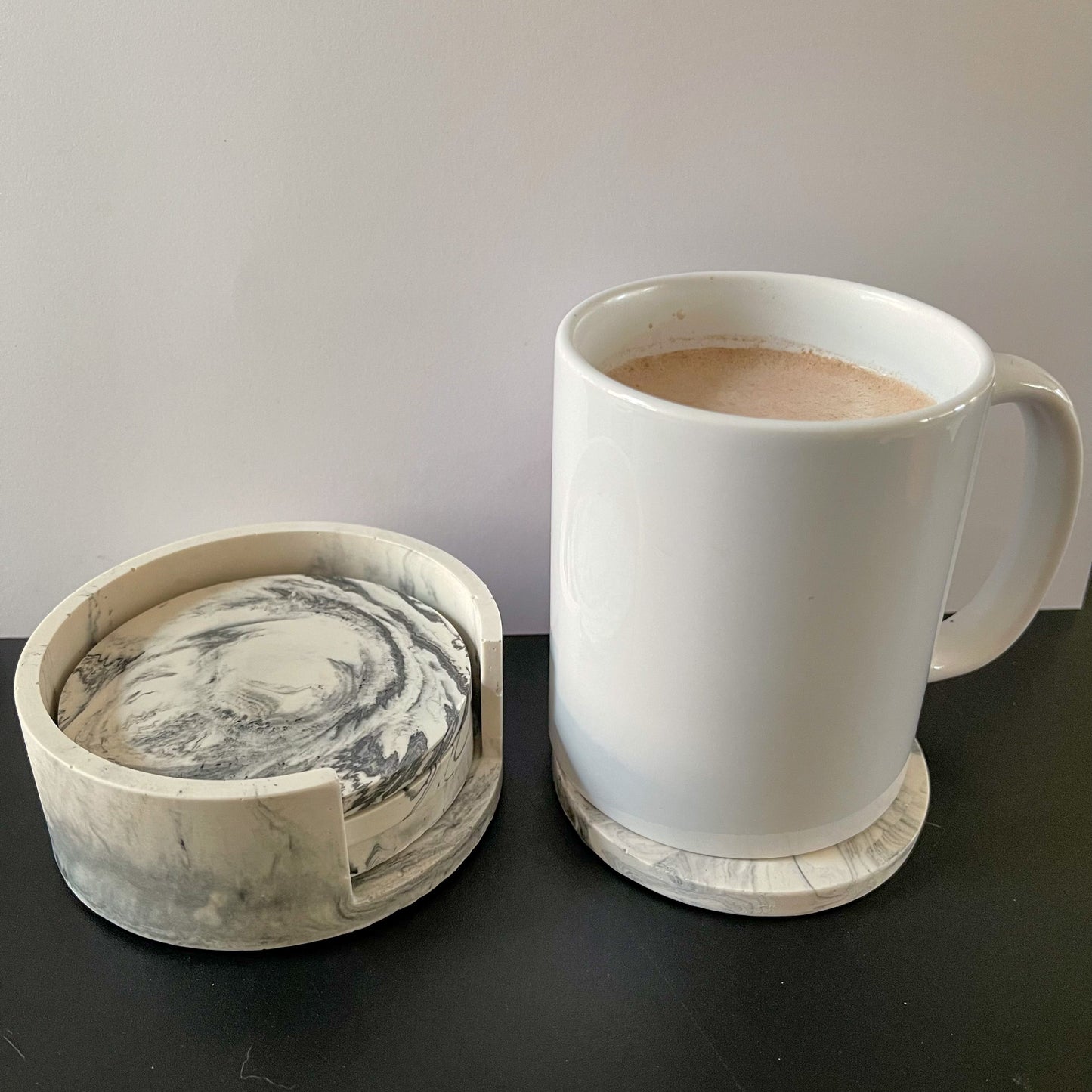 set van 4 onderzetters en houder - wit/zwart marble